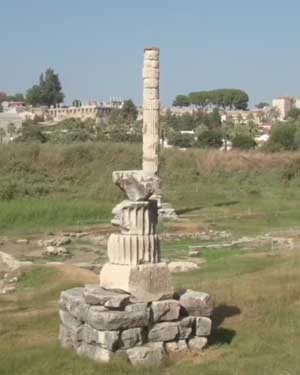 руины храма Артемиды в Эфесе